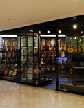 พาชมร้าน Guitar Room